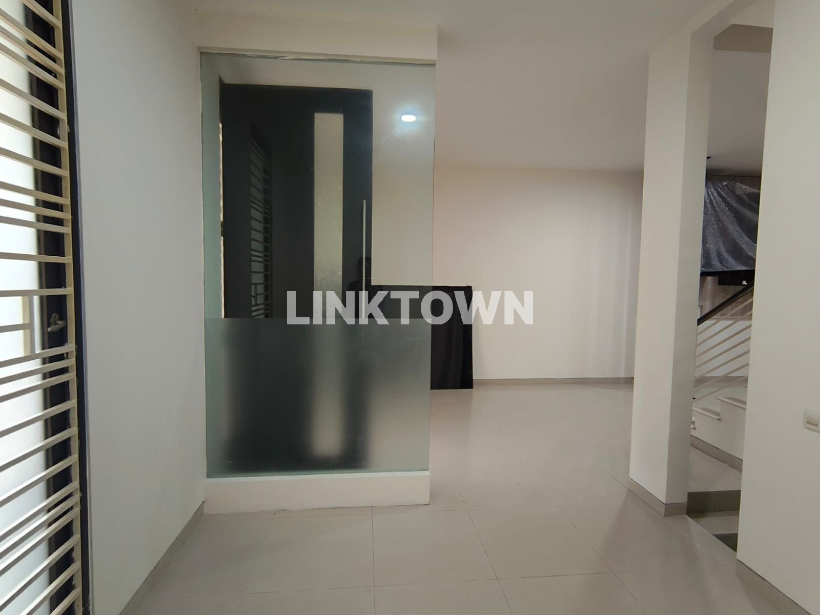 Dijual Cepat Rumah 2 Lantai Siap Huni di Pantai Mentari Surabaya