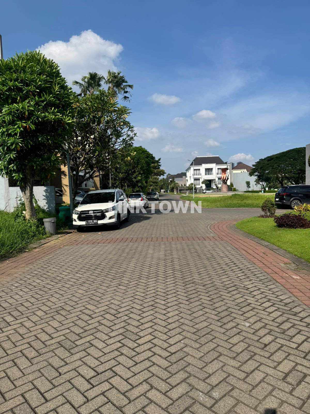 Disewakan Rumah Semifurnished di Citraland Utama Fullerton
