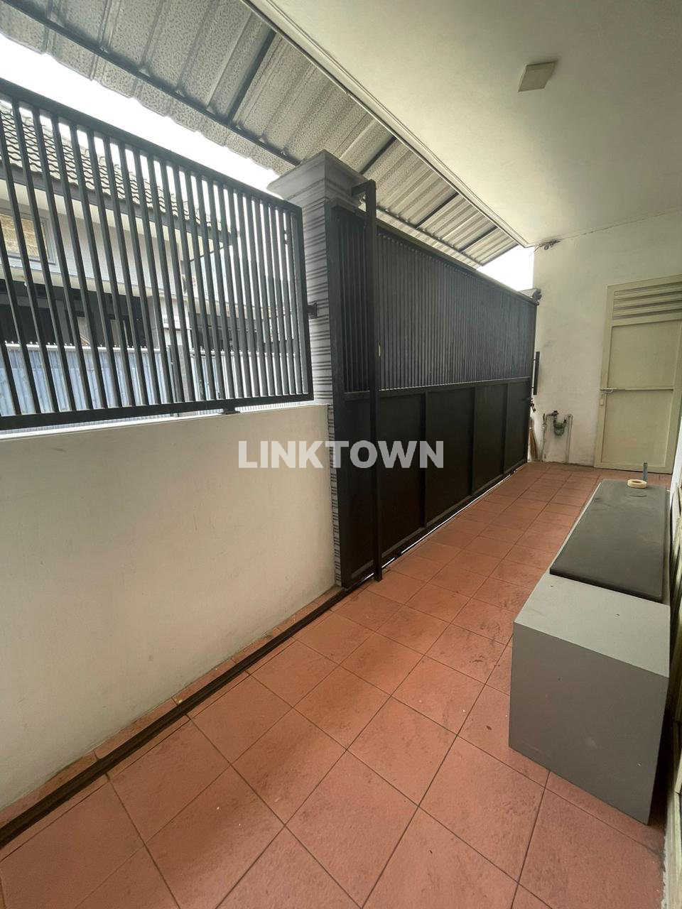 Paling Murah Rumah 2 Lantai Posisi Hook di Manukan Sari Surabaya