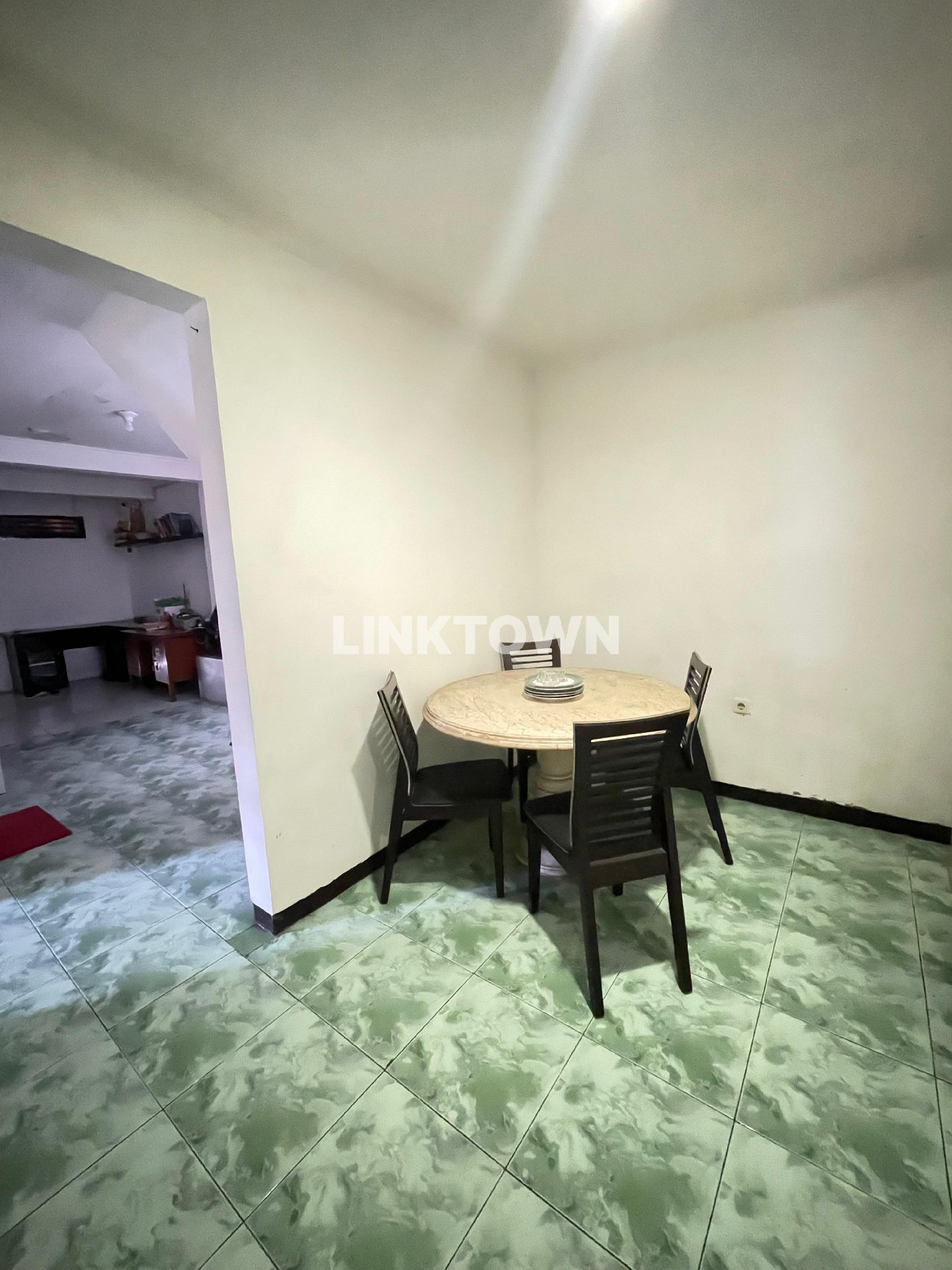 Paling Murah Rumah 2 Lantai Posisi Hook di Manukan Sari Surabaya