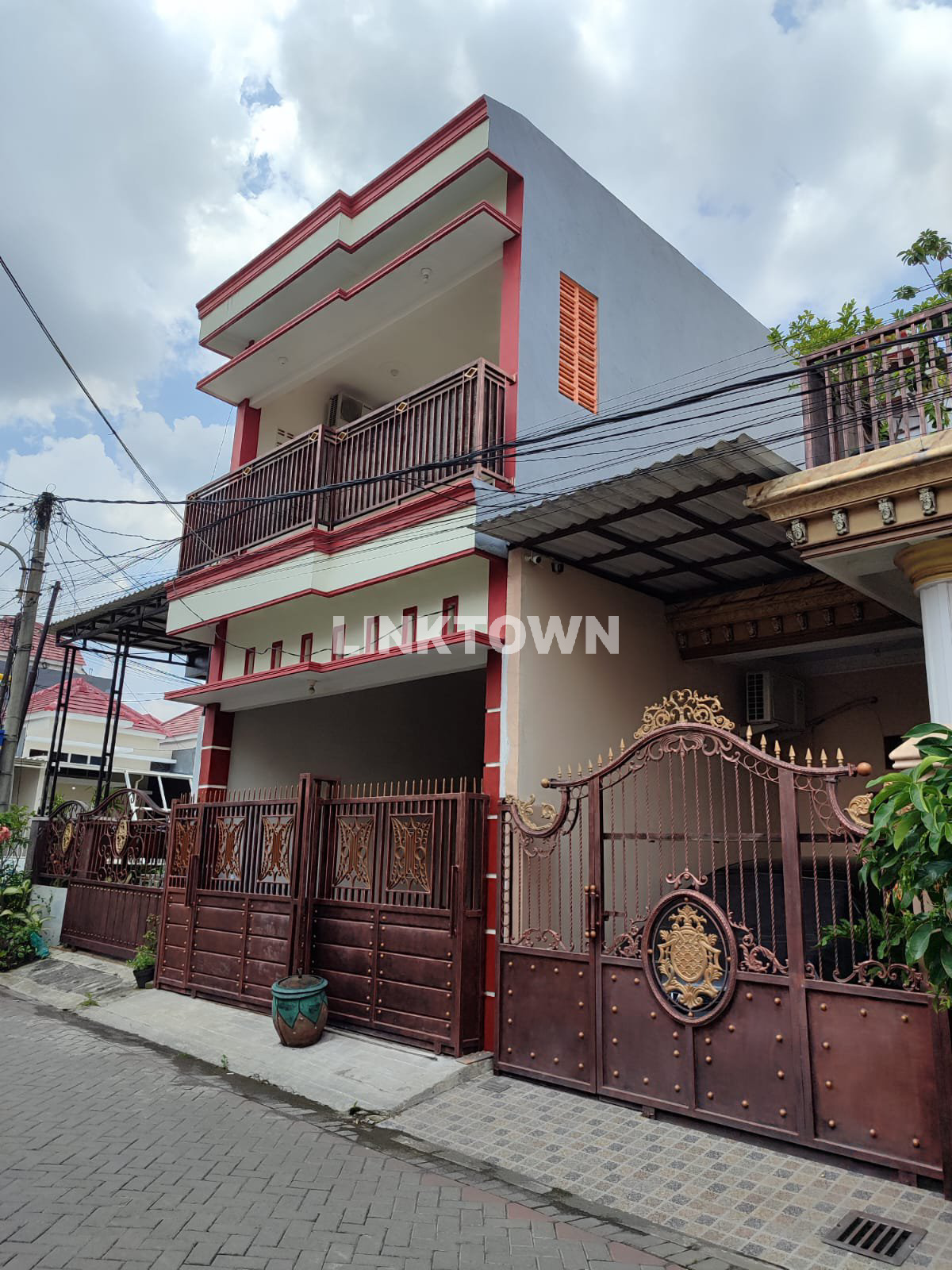 Rumah Strategis Harga Nego di Medayu Utara Selangkah ke Merr dan Upn