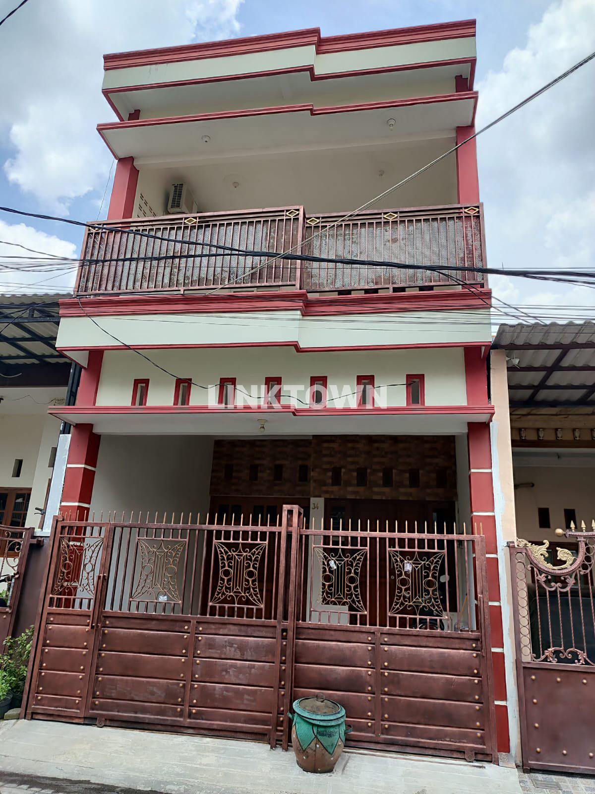 Rumah Strategis Harga Nego di Medayu Utara Selangkah ke Merr dan Upn Rumah Strategis Harga Nego di Medayu Utara Selangkah ke Merr dan Upn