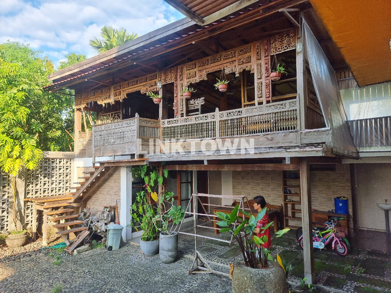 Nego Sampai Deal Rumah Cantik Ala Villa Cocok untuk Hunian dan Usaha di Bangkalan