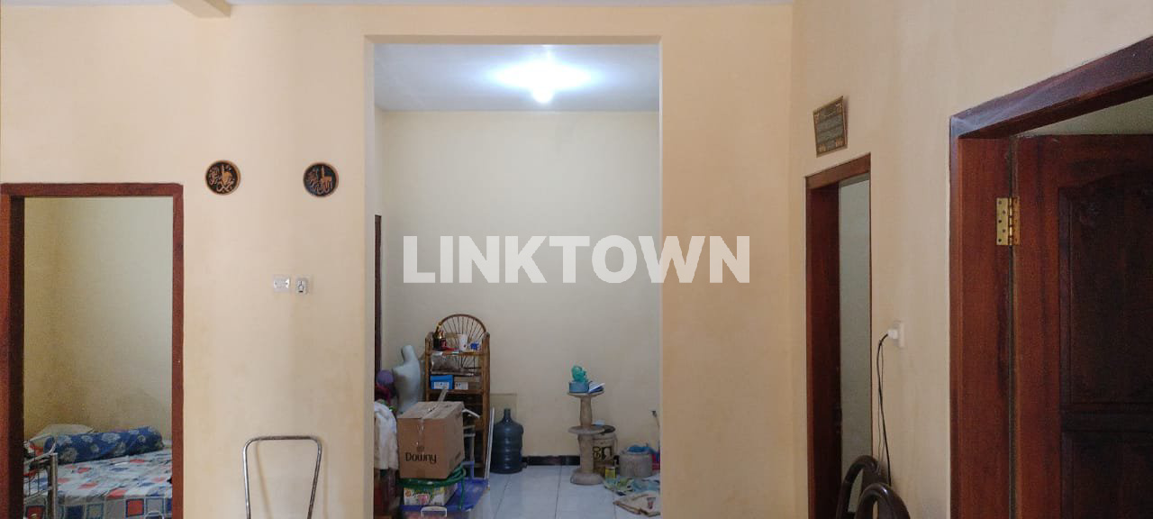 Miliki Rumah Posisi Hook Lingkungan Asri di Perumahan Graha Saptoraya