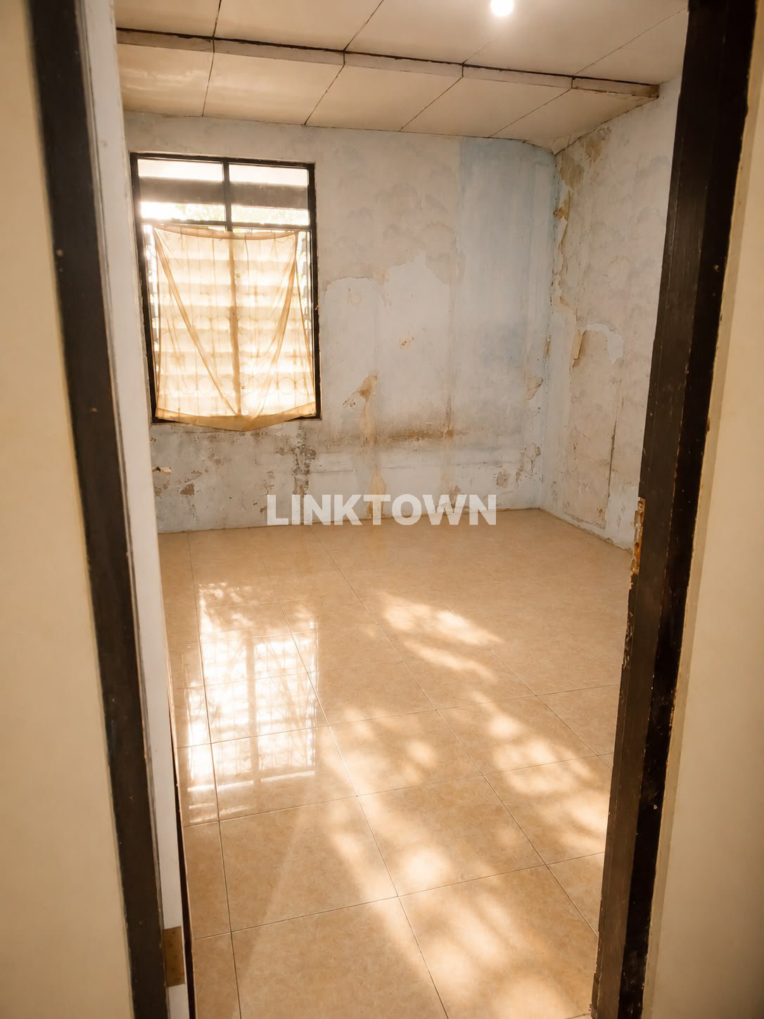 Dijual Cepat Rumah Hitung Tanah di Kawasan Surabaya Barat Darmo Indah