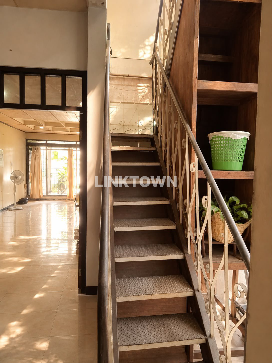 Dijual Cepat Rumah Hitung Tanah di Kawasan Surabaya Barat Darmo Indah
