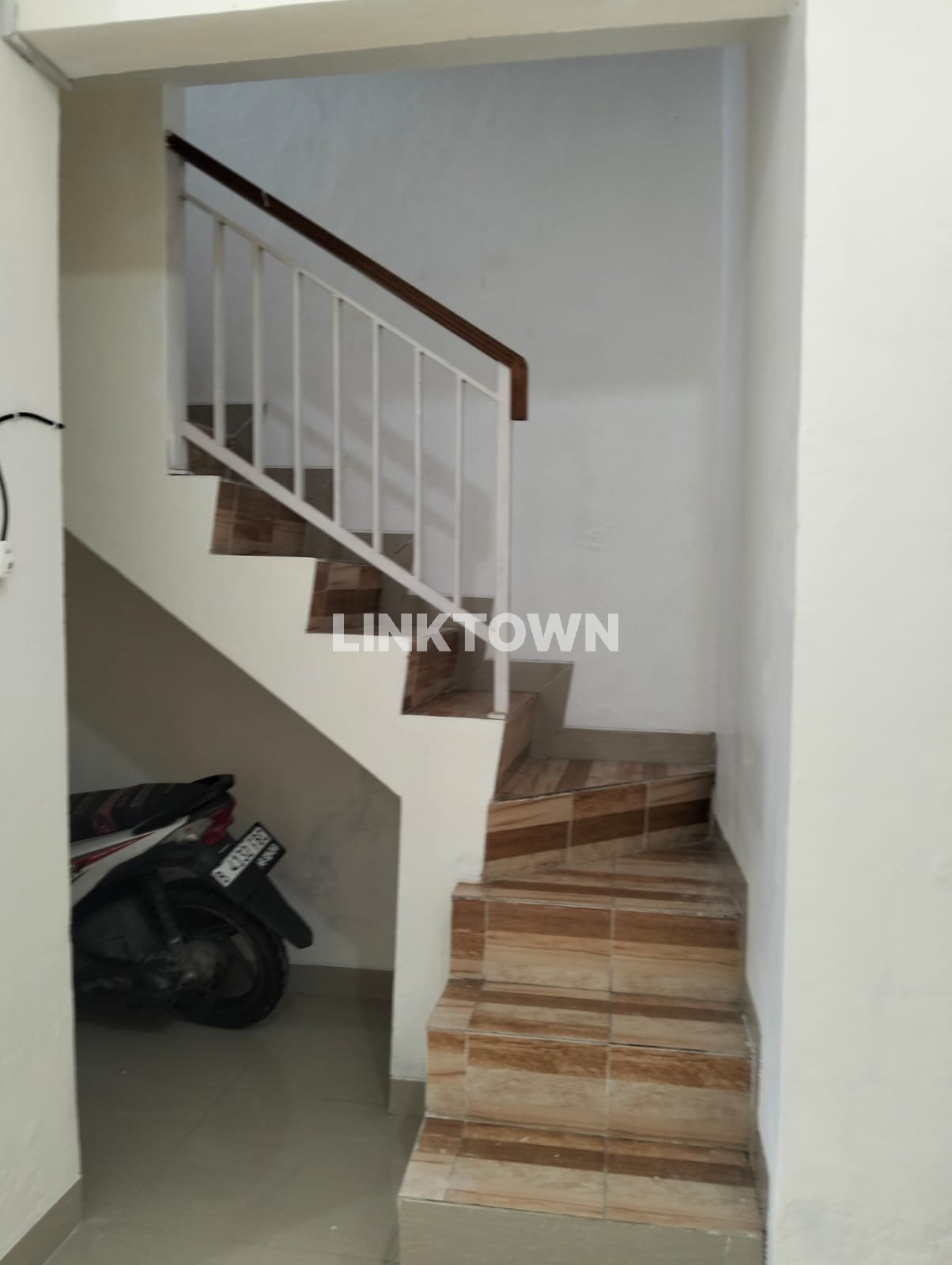 DISEWAKAN CEPAT MURAH RUMAH 2 LANTAI
