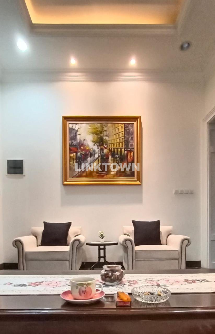 Dijual Rumah 2 Lantai Semi Furnish di Jakarta Timur