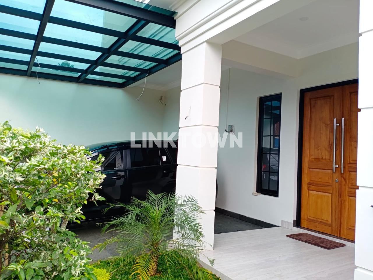 Dijual Rumah 3 Lantai Di Cluster Casa DeRose Jakarta