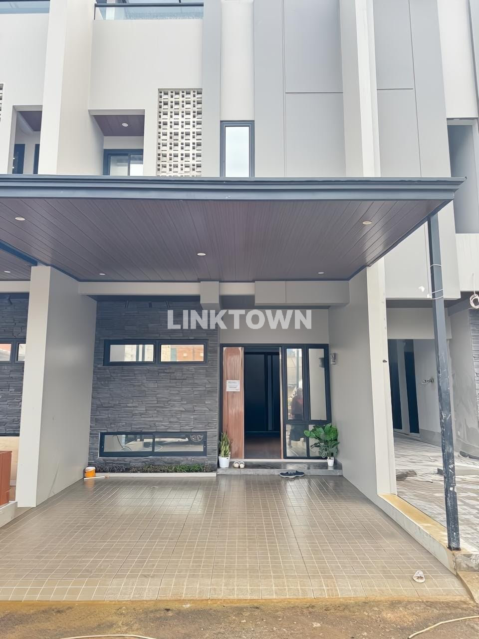 Dijual Rumah 3 Lantai Di Cluster Casa DeRose Jakarta Dijual Rumah 3 Lantai Di Cluster Casa DeRose Jakarta