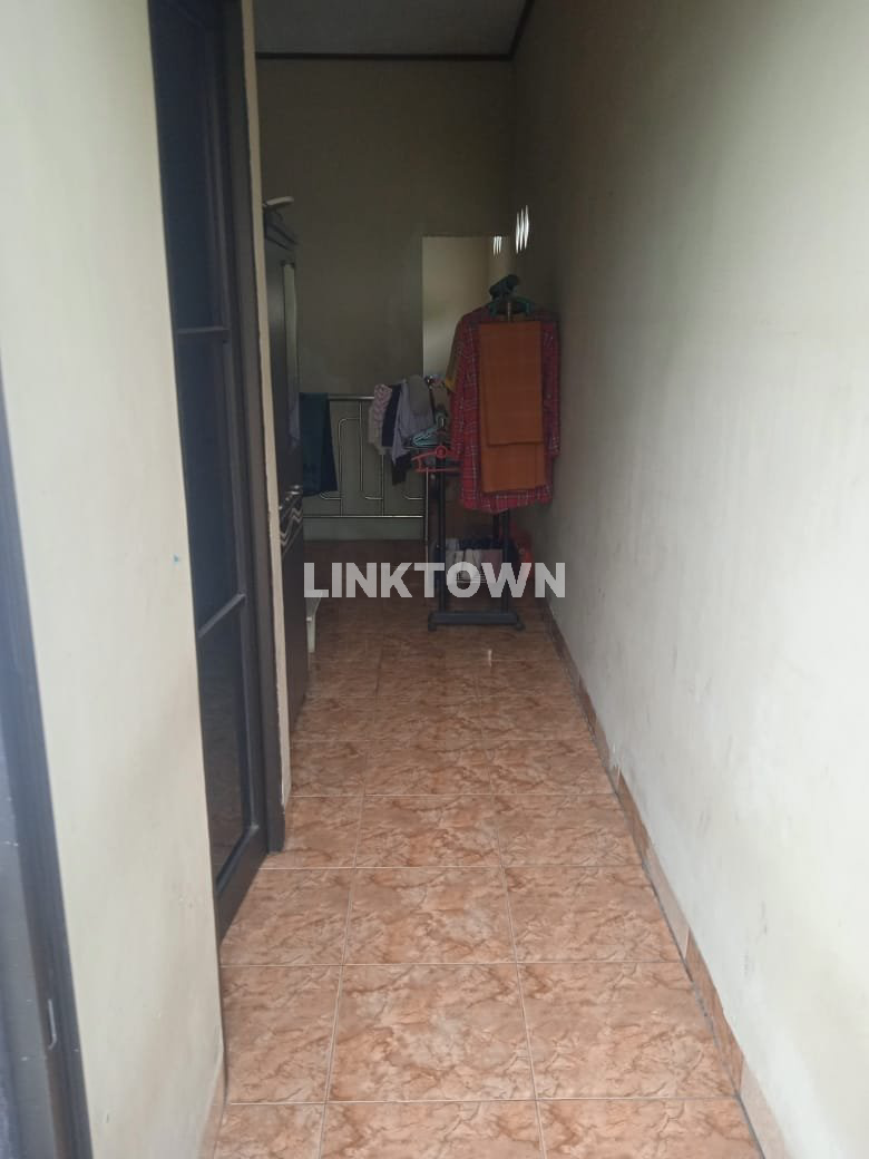 Dijual Rumah 3 Lantai di Menanggal Dekat Trans Icon Mall Surabaya