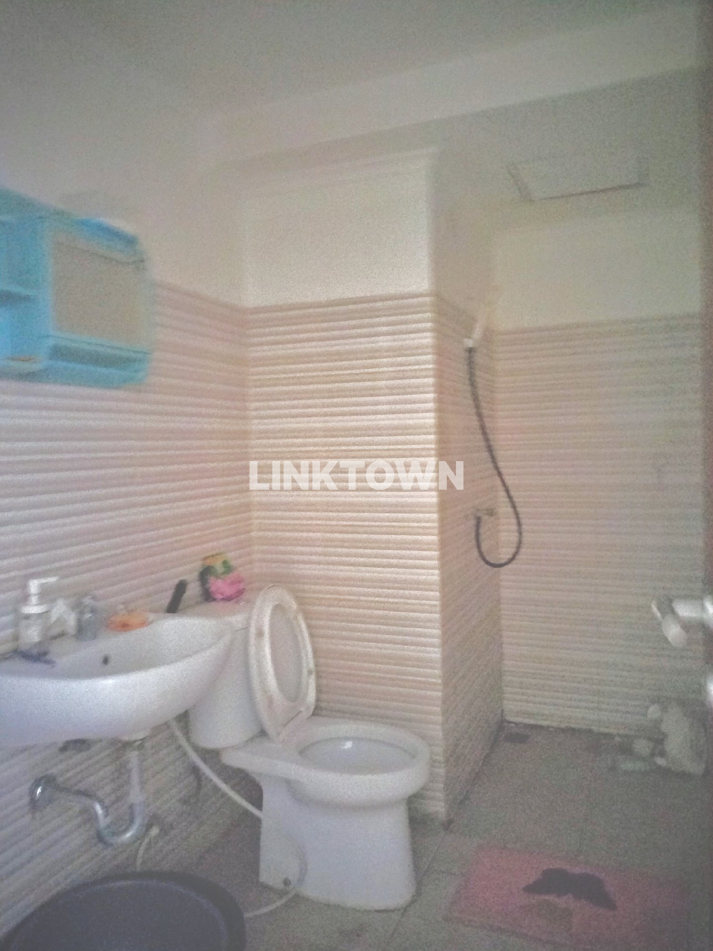 Apartemen Semifurnished Disewakan Bulanan dan Tahunan Type 2 Br di Puncak Bukit Golf Surabaya