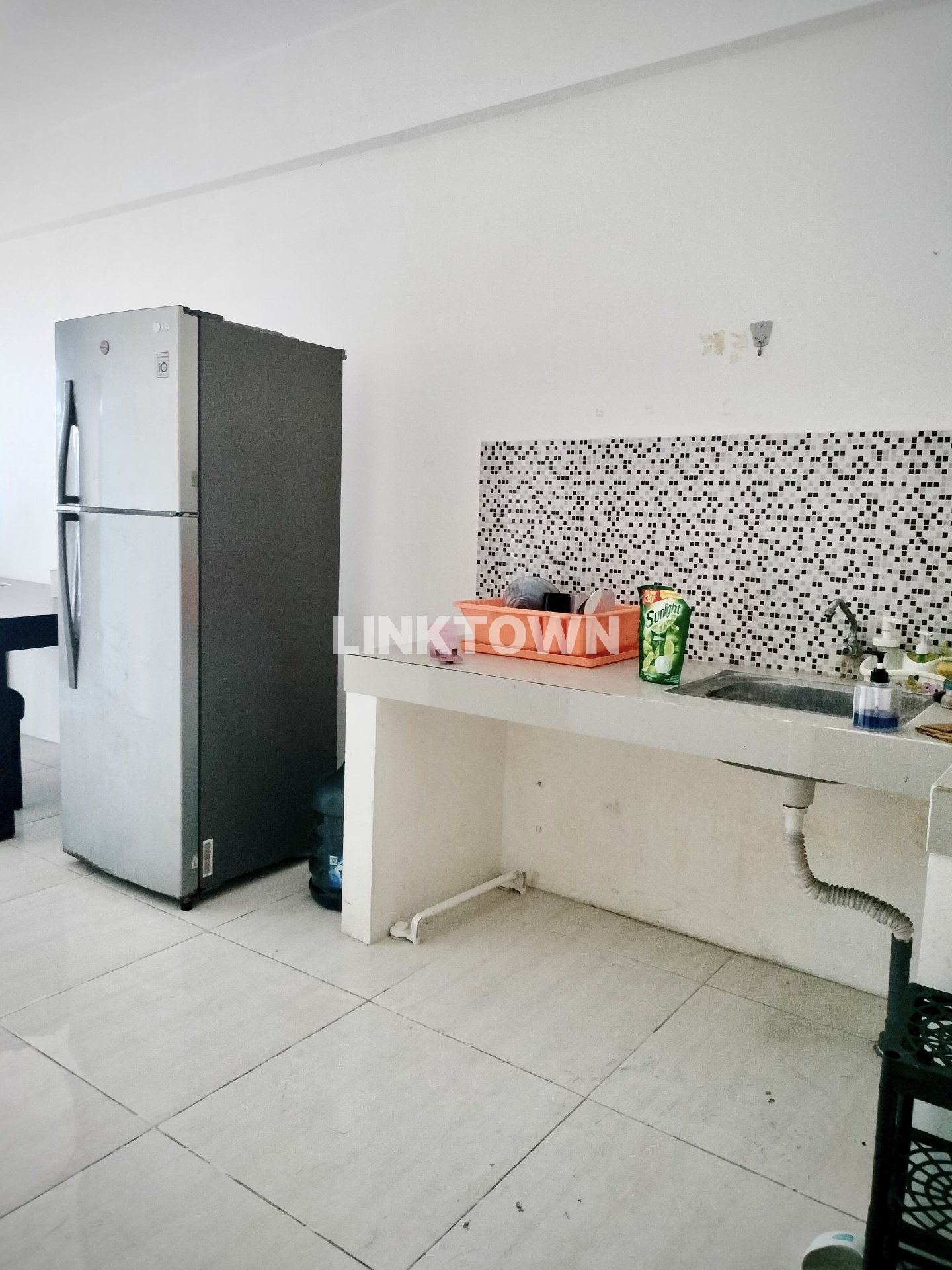 Apartemen Semifurnished Disewakan Bulanan dan Tahunan Type 2 Br di Puncak Bukit Golf Surabaya