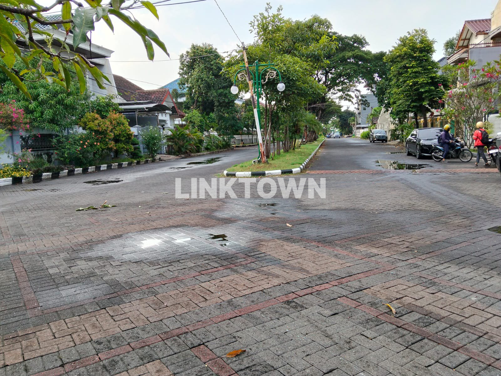 Rumah Mewah Posisi Hook 2 Lantai Dekat Akses Tol di Pondok Mutiara Sidoarjo