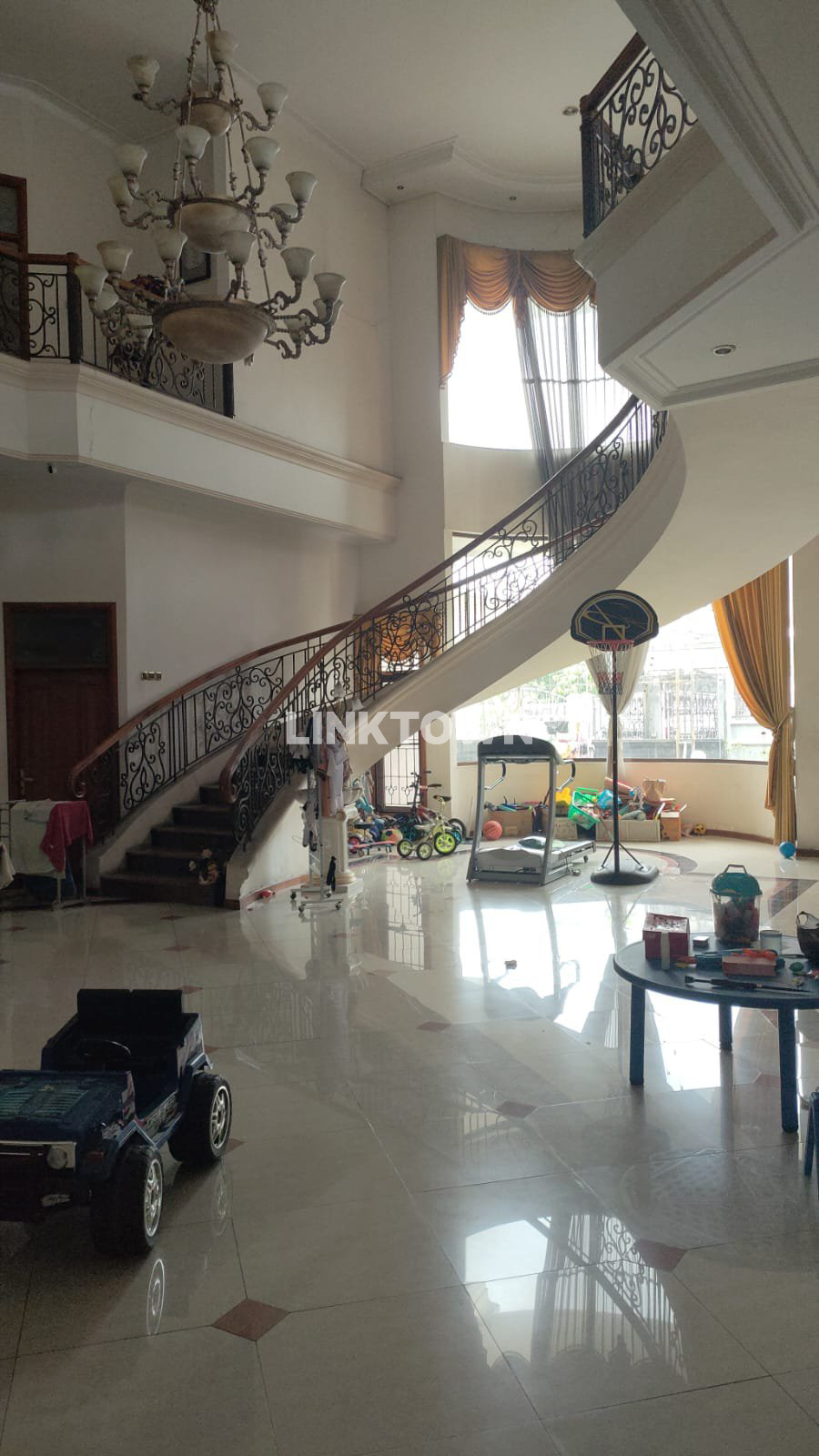 Rumah Mewah Posisi Hook 2 Lantai Dekat Akses Tol di Pondok Mutiara Sidoarjo