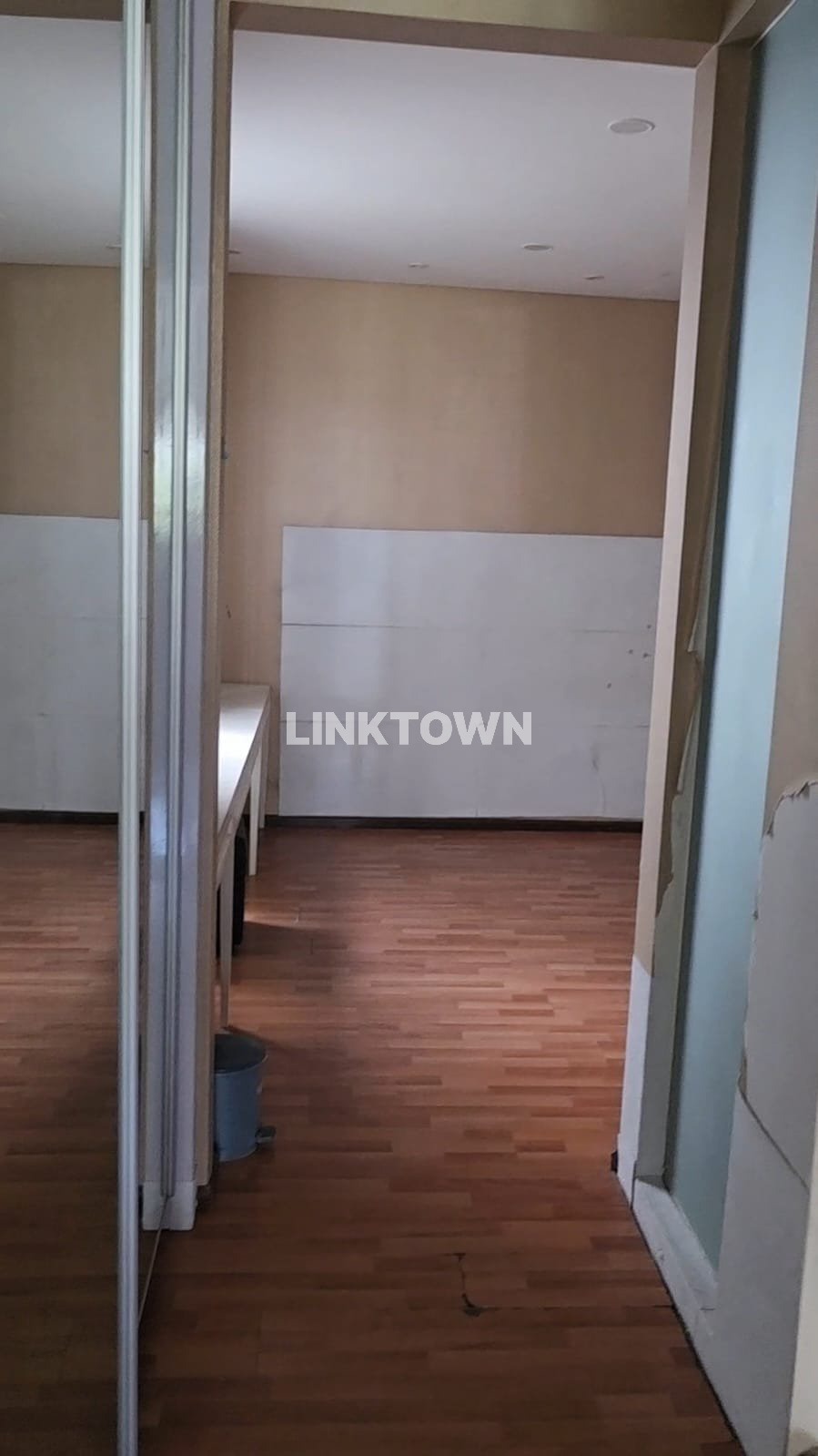 Semifurnished Rumah Siap Huni di Royal Residence Surabaya Barat