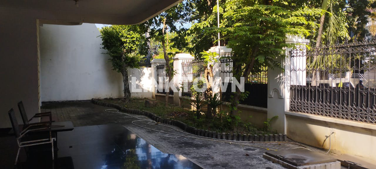 Rumah 2 Lantai High Quality Strategis di Wilayah Dharmahusada Surabaya Timur Rumah 2 Lantai High Quality Strategis di Wilayah Dharmahusada Surabaya Timur