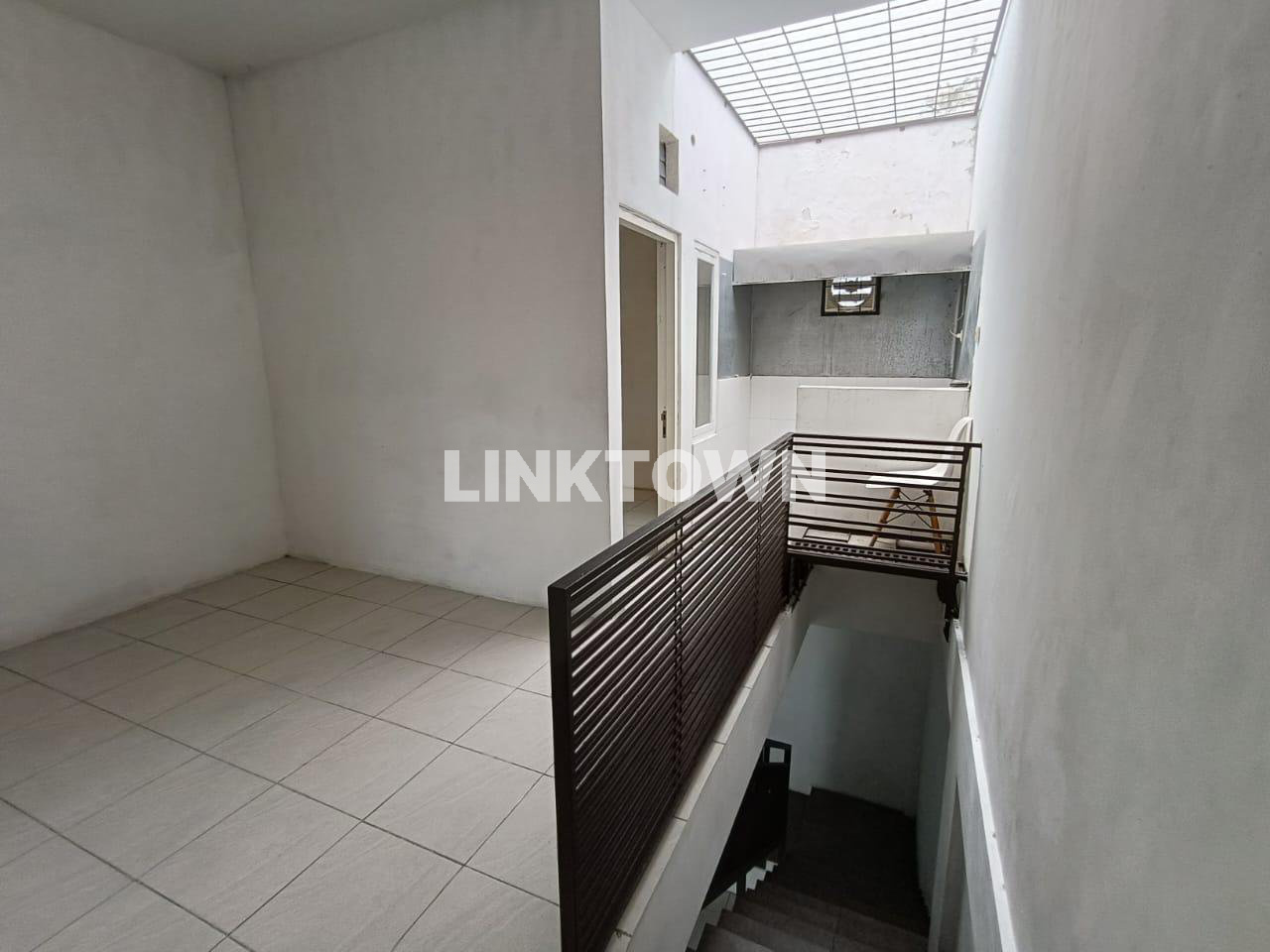 Disewakan Ruko Murah Lokasi Strategis Surabaya Timur di Green City Town House