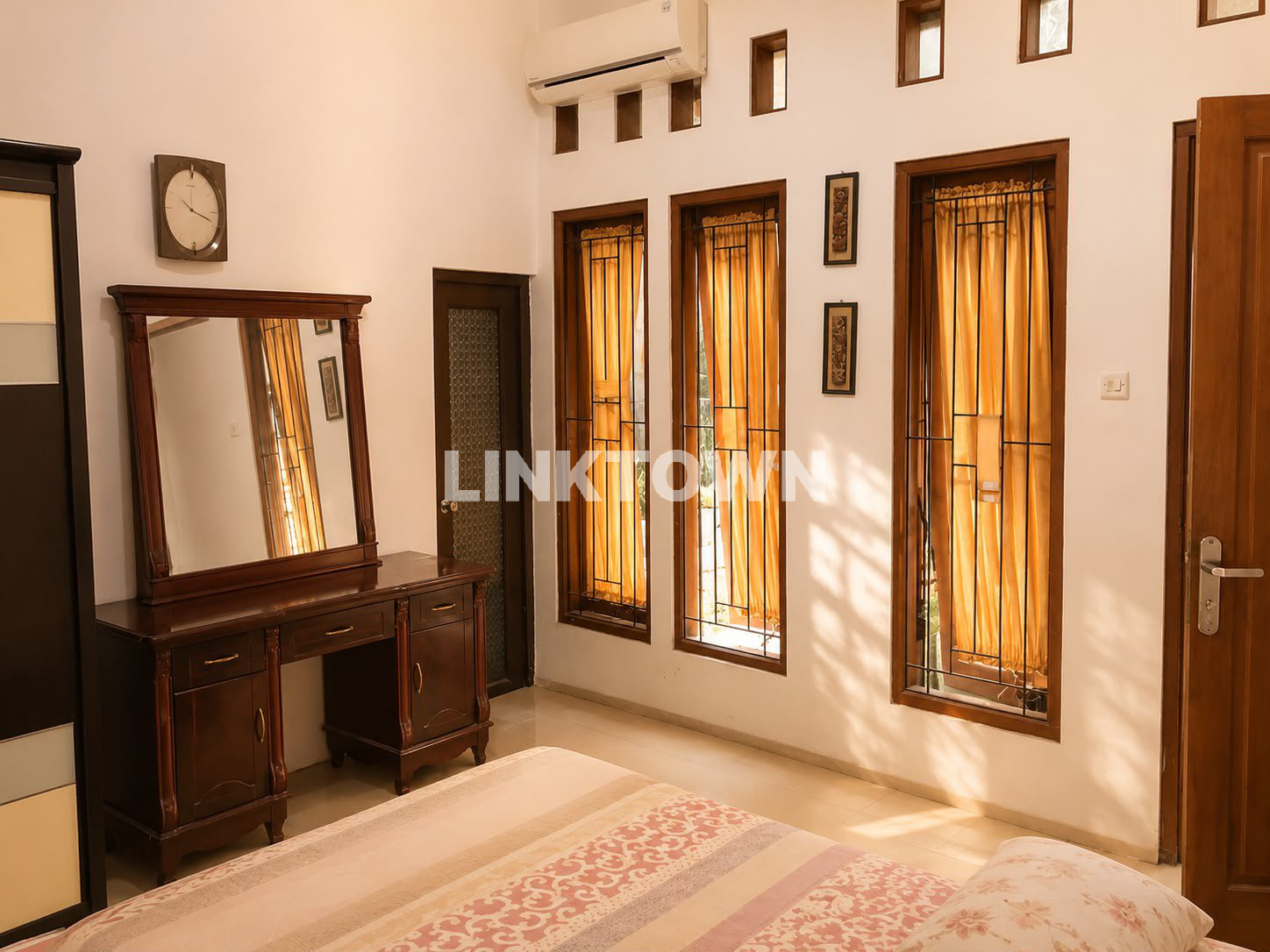 Dijual Full Furnished Nego Rumah Siap Huni 2 Lantai di Krapyak Pucangan