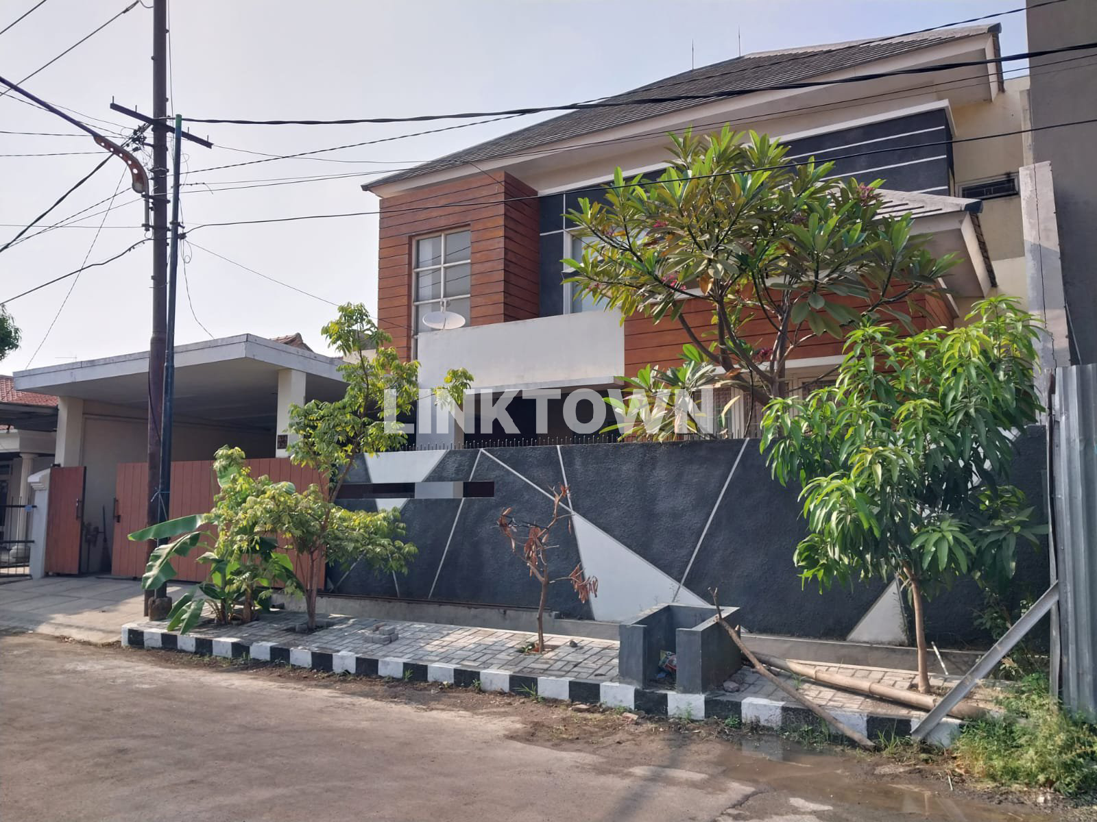 Hunian Modern Strategis Dekat Akses ke Bandara Juanda di Rungkut Surabaya Hunian Modern Strategis Dekat Akses ke Bandara Juanda di Rungkut Surabaya