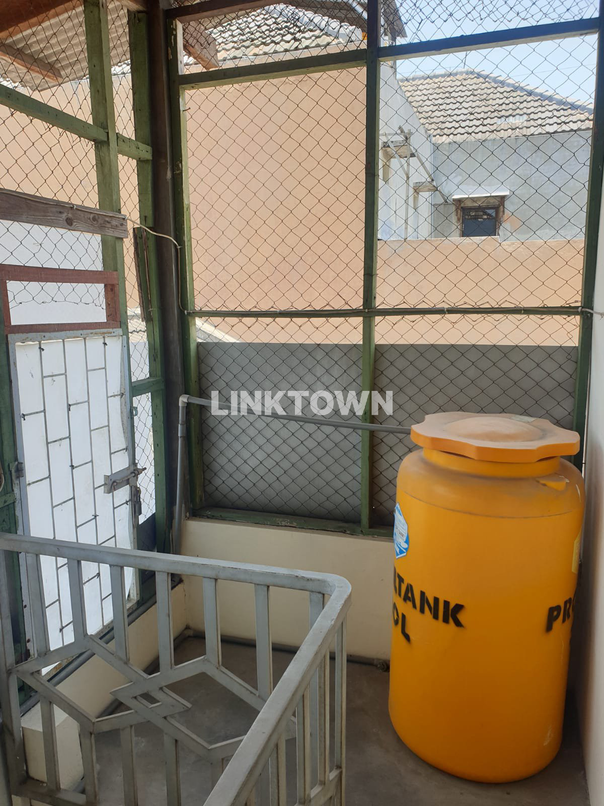 Dijual Nego Rumah dengan Row Jalan Lebar di Perum Kepuh Permai