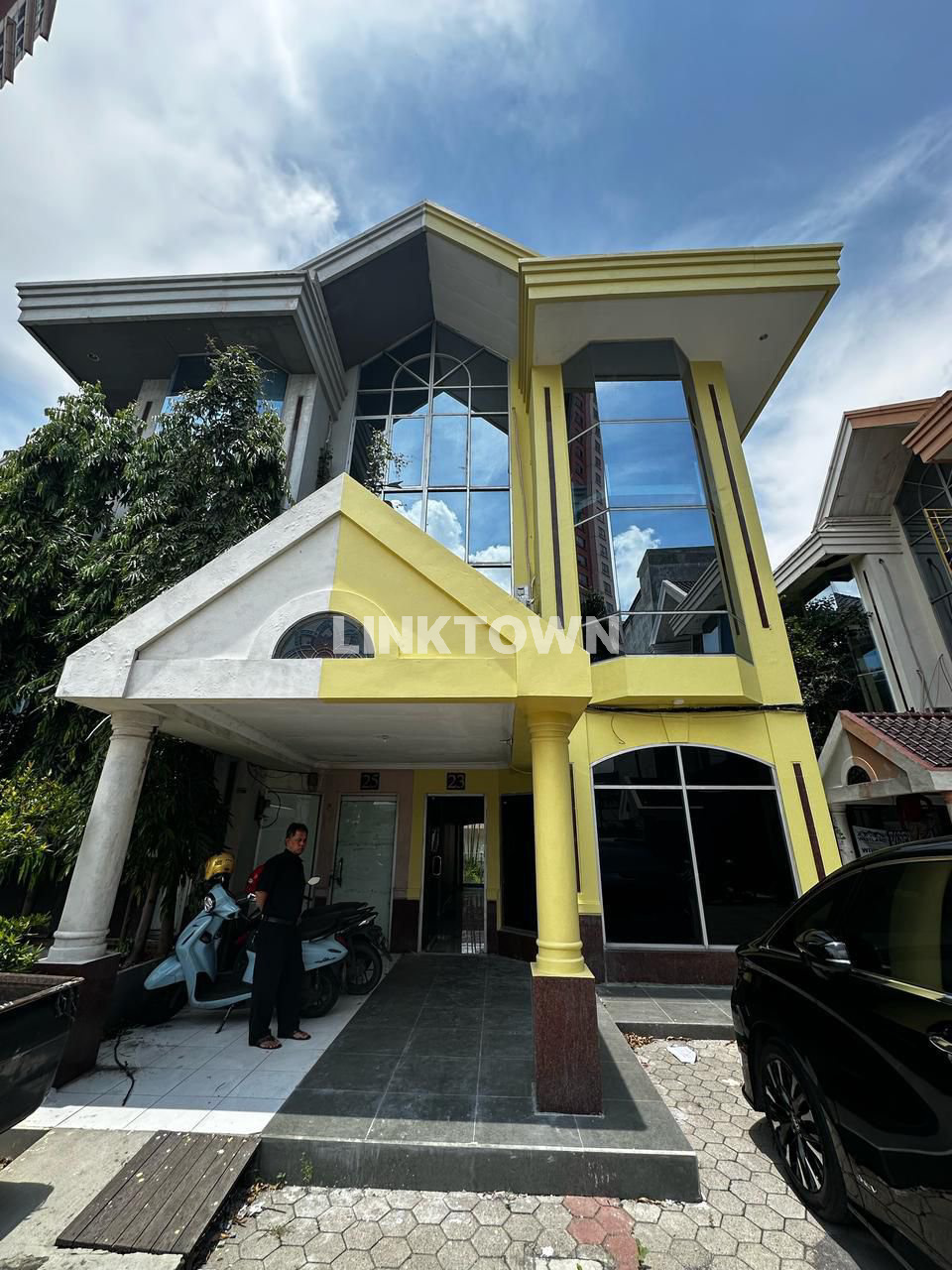 Harga Dibawah Appraisal Bank dan Nego Ruko 3 Lantai di Hr Muhammad Surabaya Barat