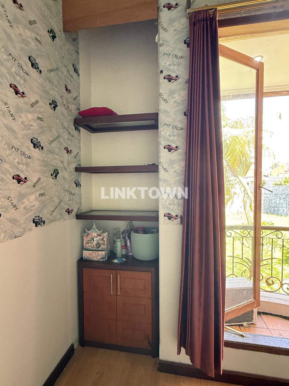 Full Furnished Rumah 2 Lantai di Villa Bukit Indah Pakuwon Dekat ke Supermall Surabaya Barat