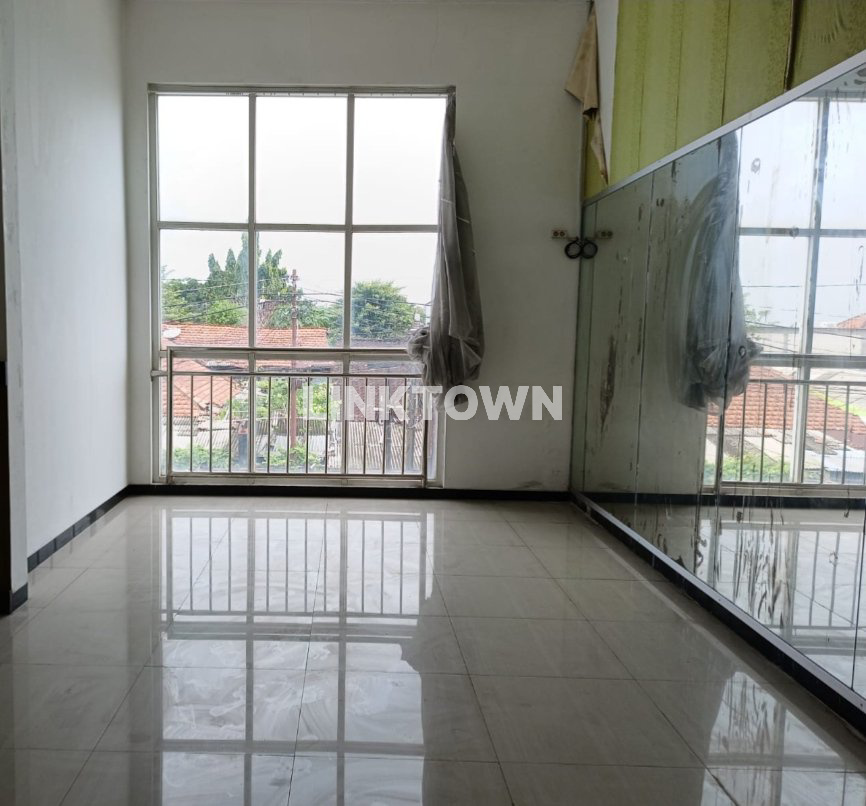 Dijual dan Disewakan Ruko 3 Lantai Siap Pakai Nego di Semarang Barat
