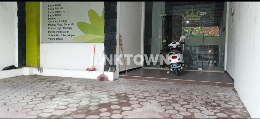 Dijual dan Disewakan Ruko 3 Lantai Siap Pakai Nego di Semarang Barat