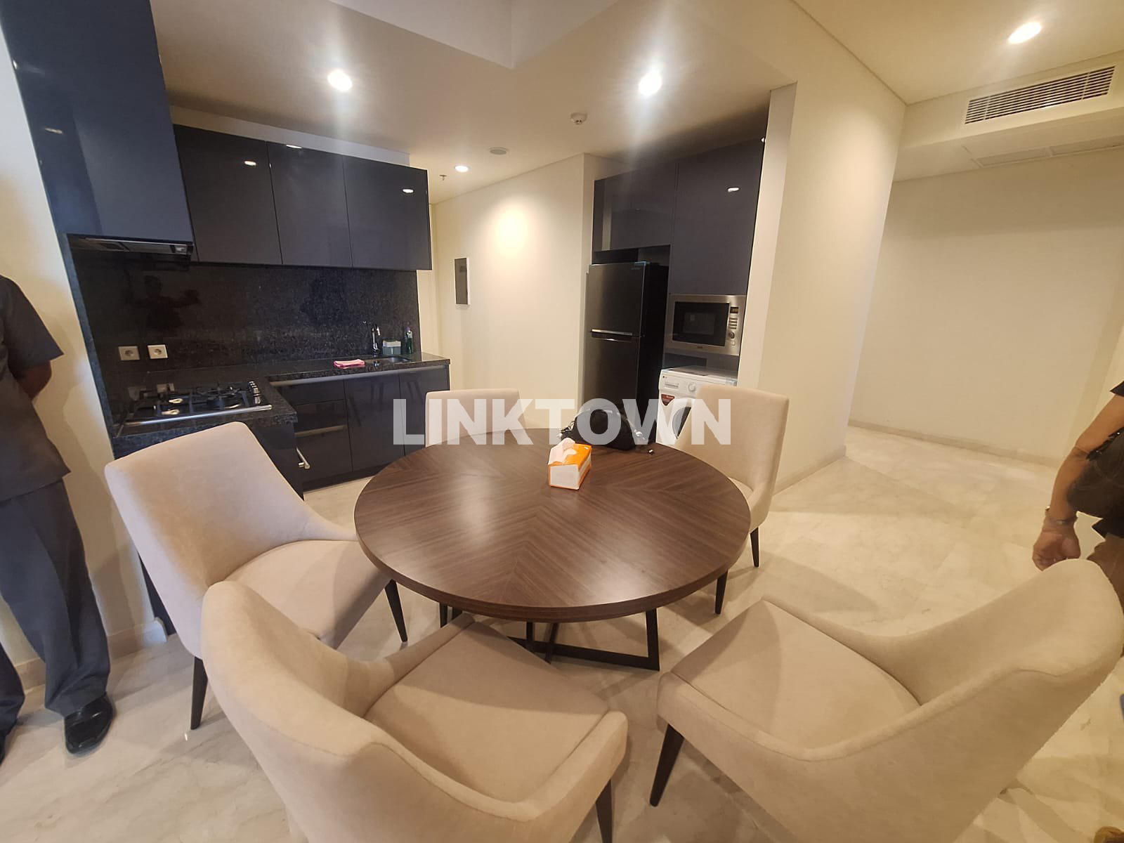 Disewakan Full Furnished Apartemen 3 Br di Galaxy Residence