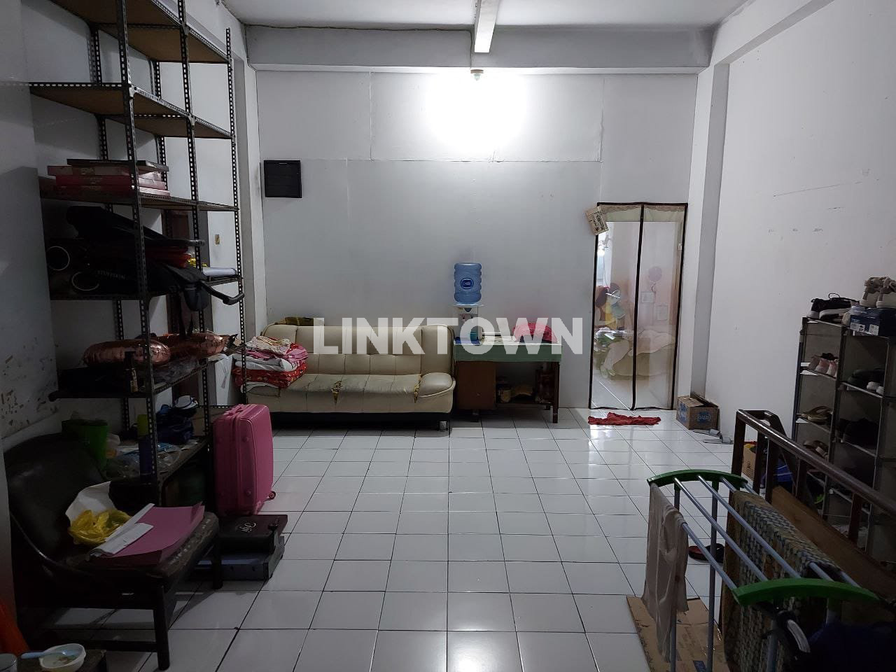 Dijual Rumah Sekaligus Tempat Usaha di Pinggir Jalan Jakarta Pusat
