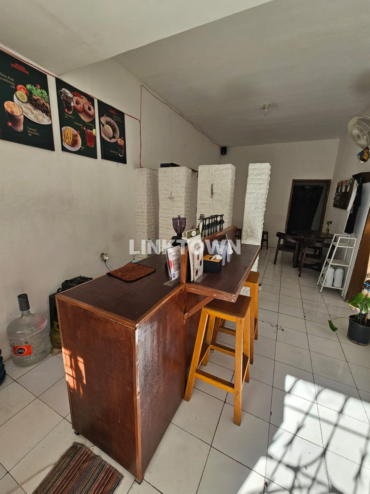 Disewakan Paling Murah Rumah Cocok untuk Usaha di Rungkut Asri