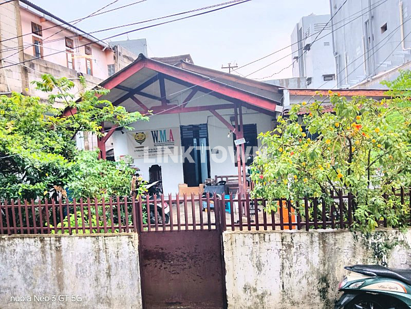 Dijual Rumah Tanah Luas di Jakarta Pusat Dijual Rumah Tanah Luas di Jakarta Pusat