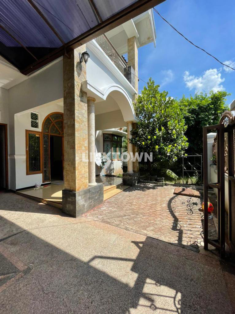 Disewakan Rumah 2 Lantai di Bendul Merisi Utara Dekat Plaza Marina