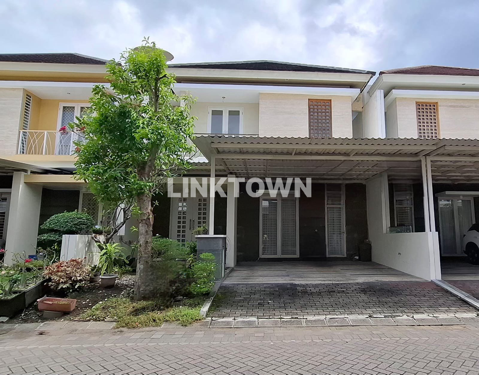 Hunian Modern 2 Lantai di Woodland Citraland Surabaya Barat Hunian Modern 2 Lantai di Woodland Citraland Surabaya Barat