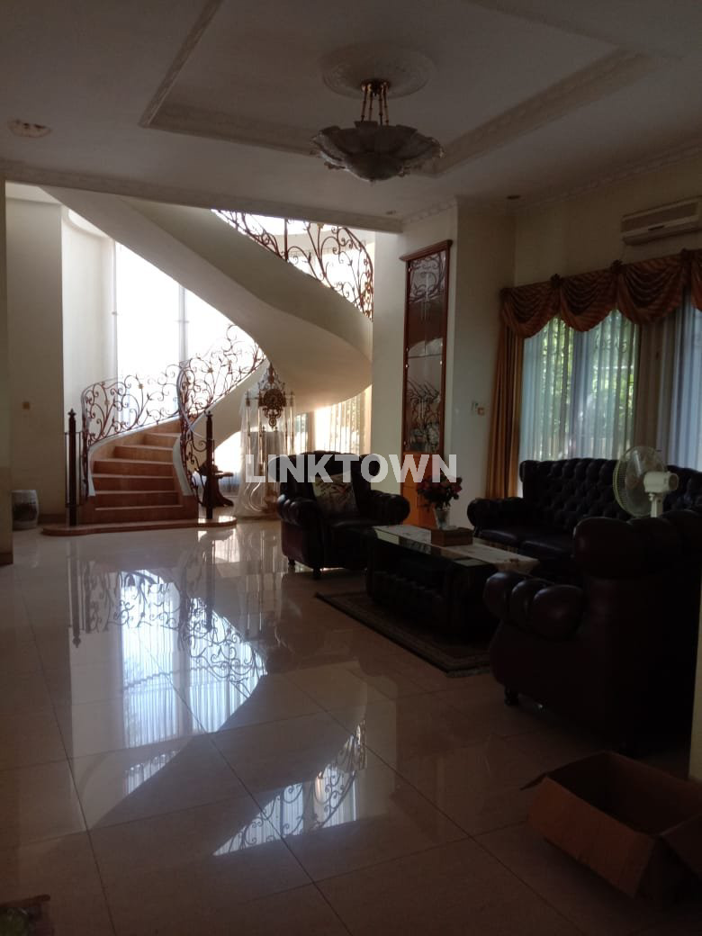 Posisi Hook Rumah Semifurnished di Kutisari Utara Dekat Kendangsari