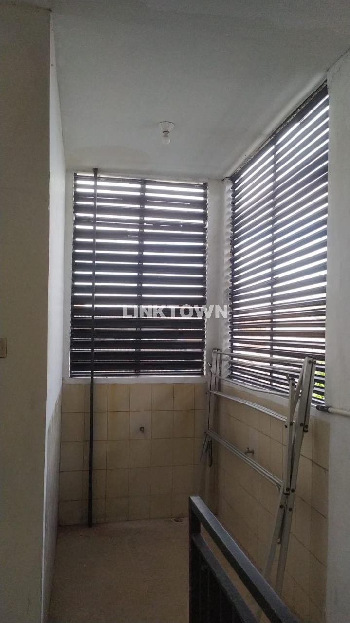 Termurah Rumah 2 Lantai Nego di Kawasan Medayu Utara Dekat Akses ke Merr