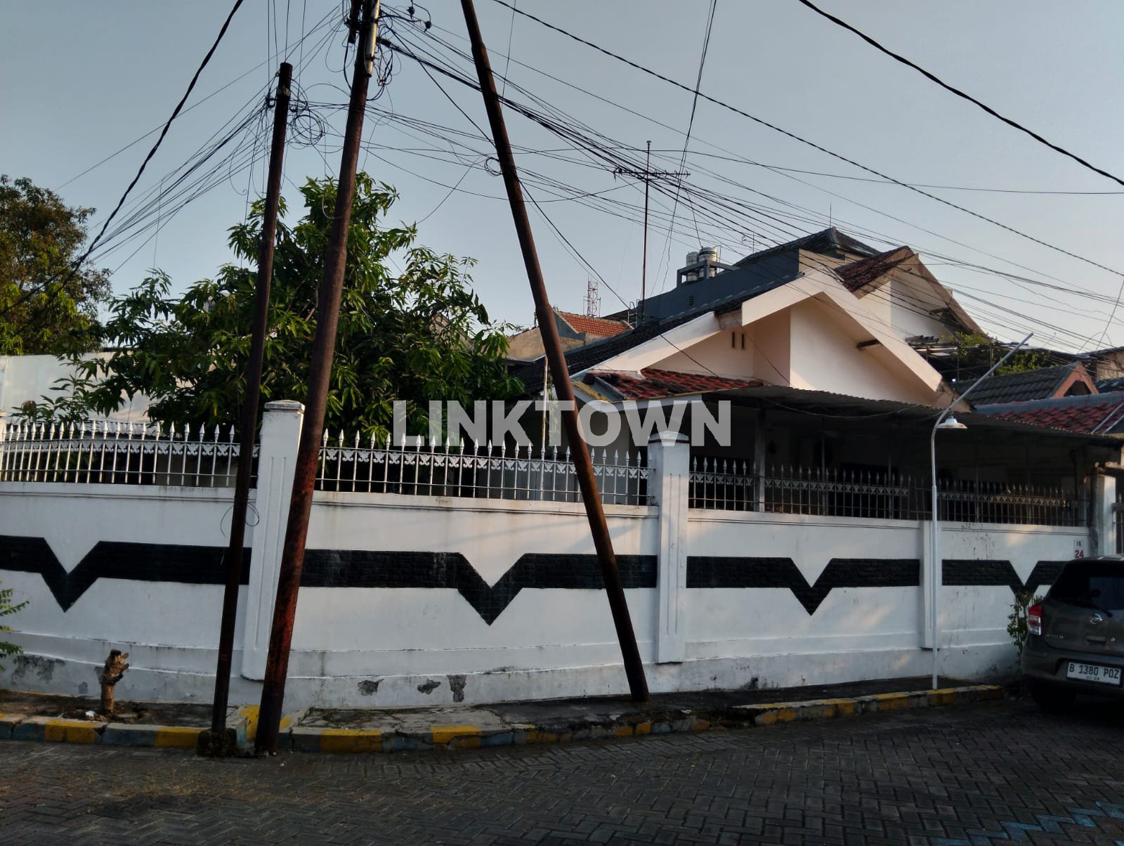 Paling Murah Rumah Posisi Hook di Kawasan Wisma Permai Surabaya Dekat Pakuwon City Paling Murah Rumah Posisi Hook di Kawasan Wisma Permai Surabaya Dekat Pakuwon City