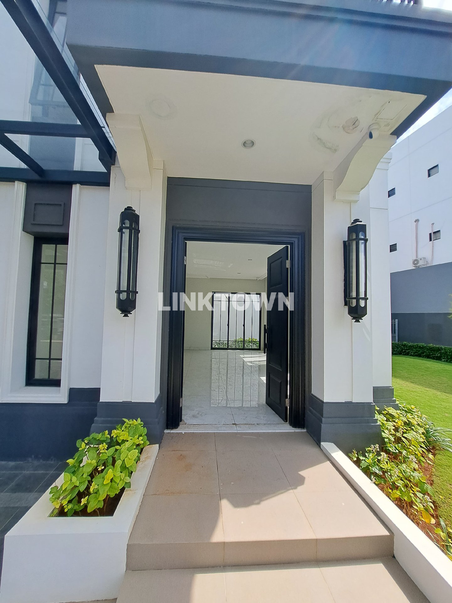 Dijual Rumah Mewah by Summarecon 2 Lantai