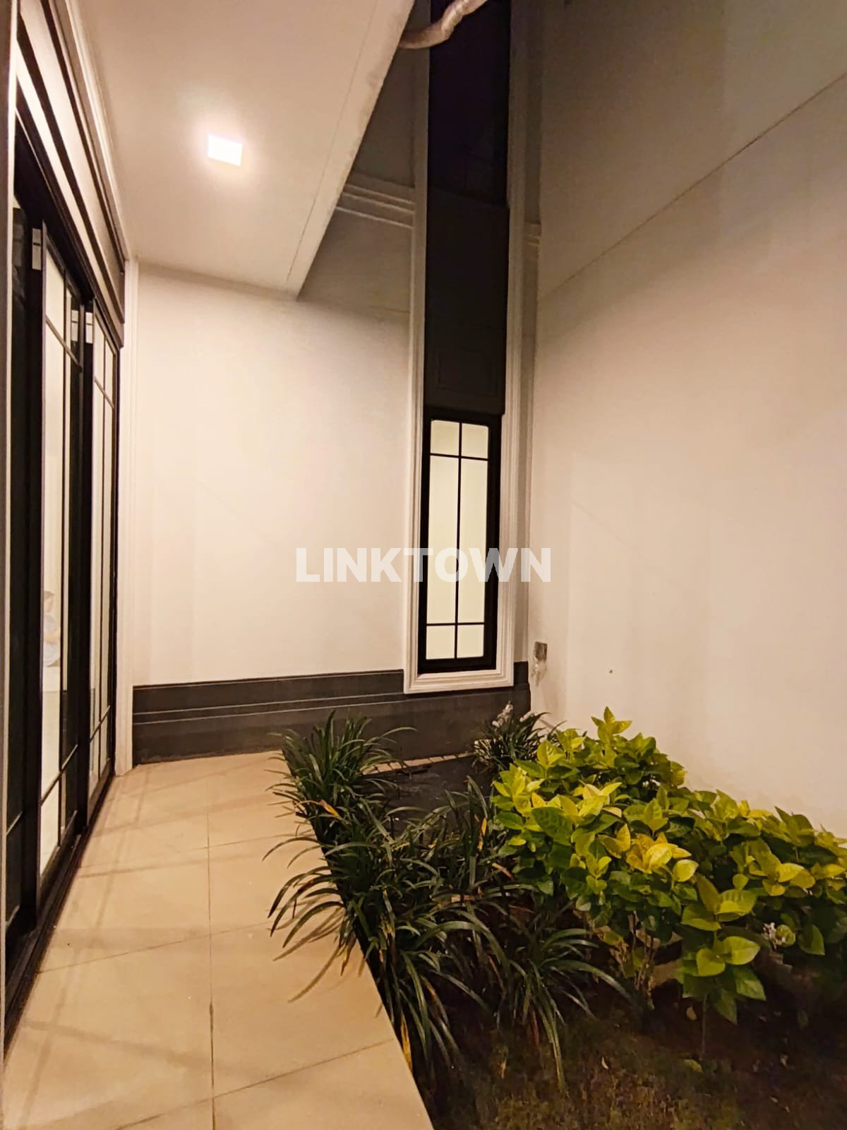 Dijual Rumah Mewah by Summarecon 2 Lantai