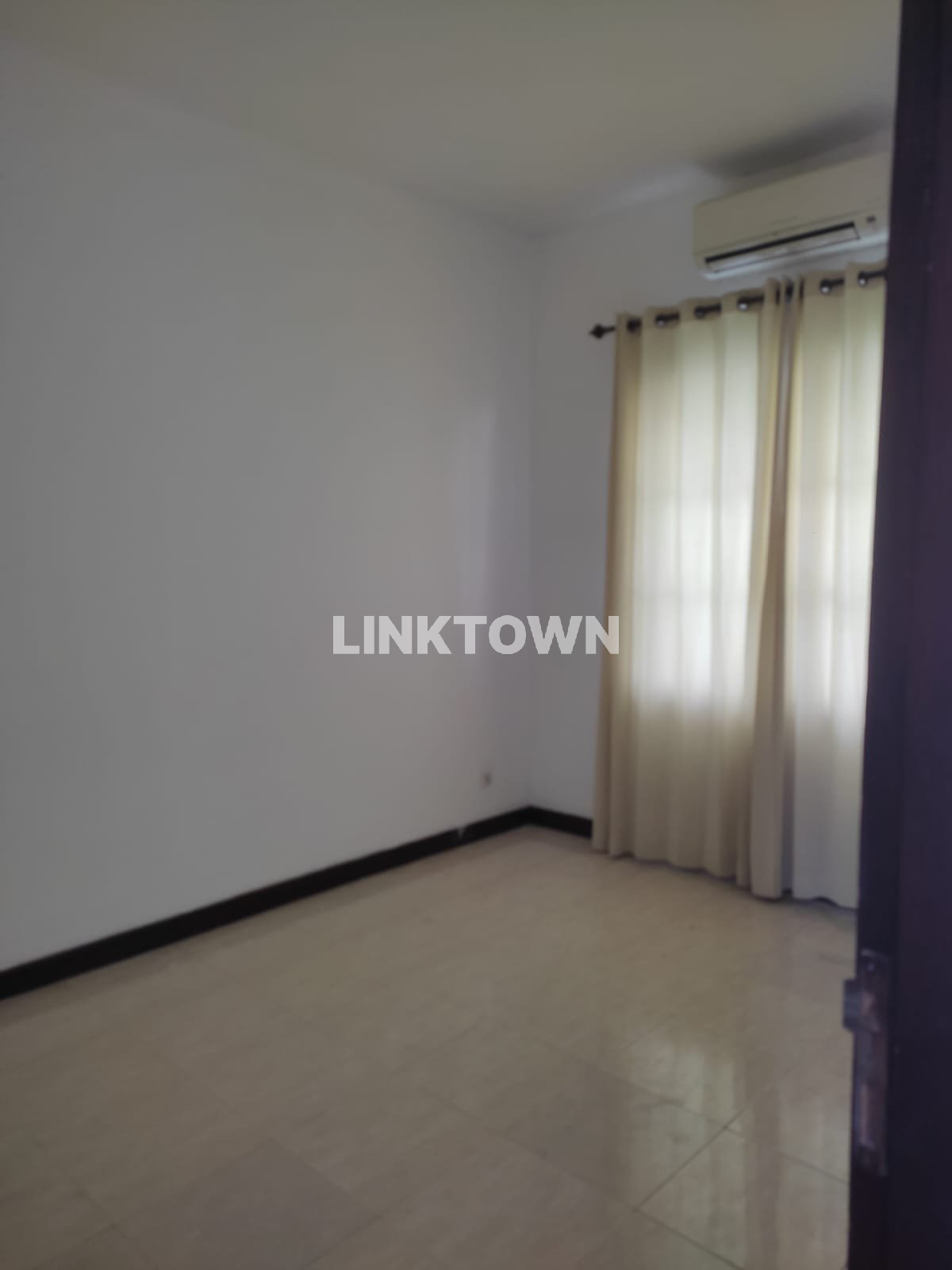 Disewakan Rumah Semifurnished Siap Huni di Fullerton Citraland