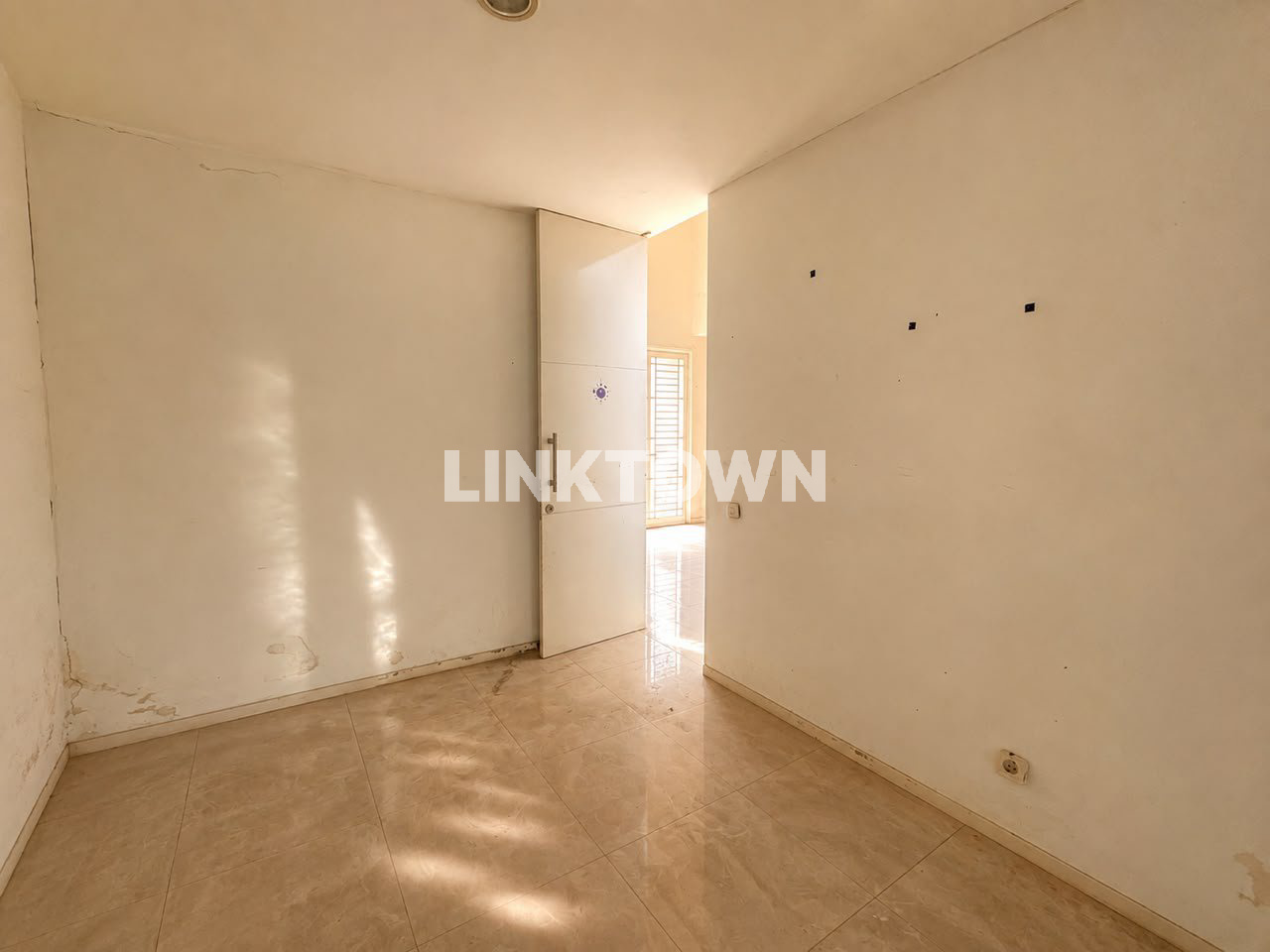 Dijual Cepat Harga Under Market Rumah di Citraland Utama Kingstown