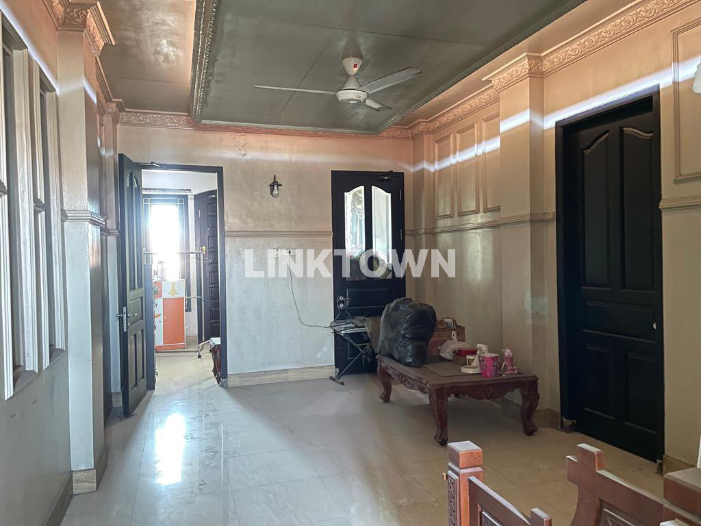 Termurah Rumah Strategis 2 Lantai di Tropodo Indah