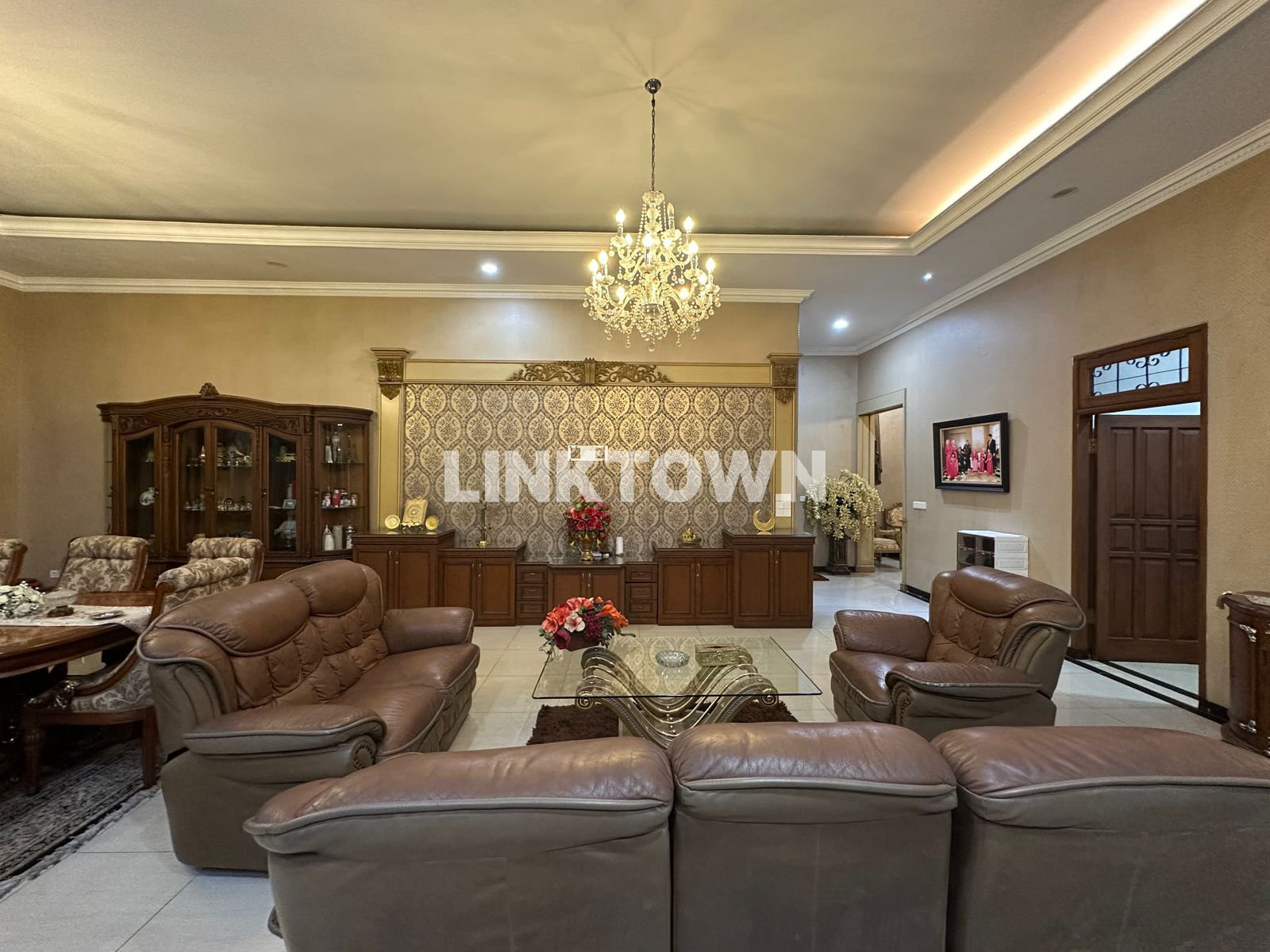 Rumah Mewah Sangat Strategis Full Furnished di Gayungan Surabaya Rumah Mewah Sangat Strategis Full Furnished di Gayungan Surabaya