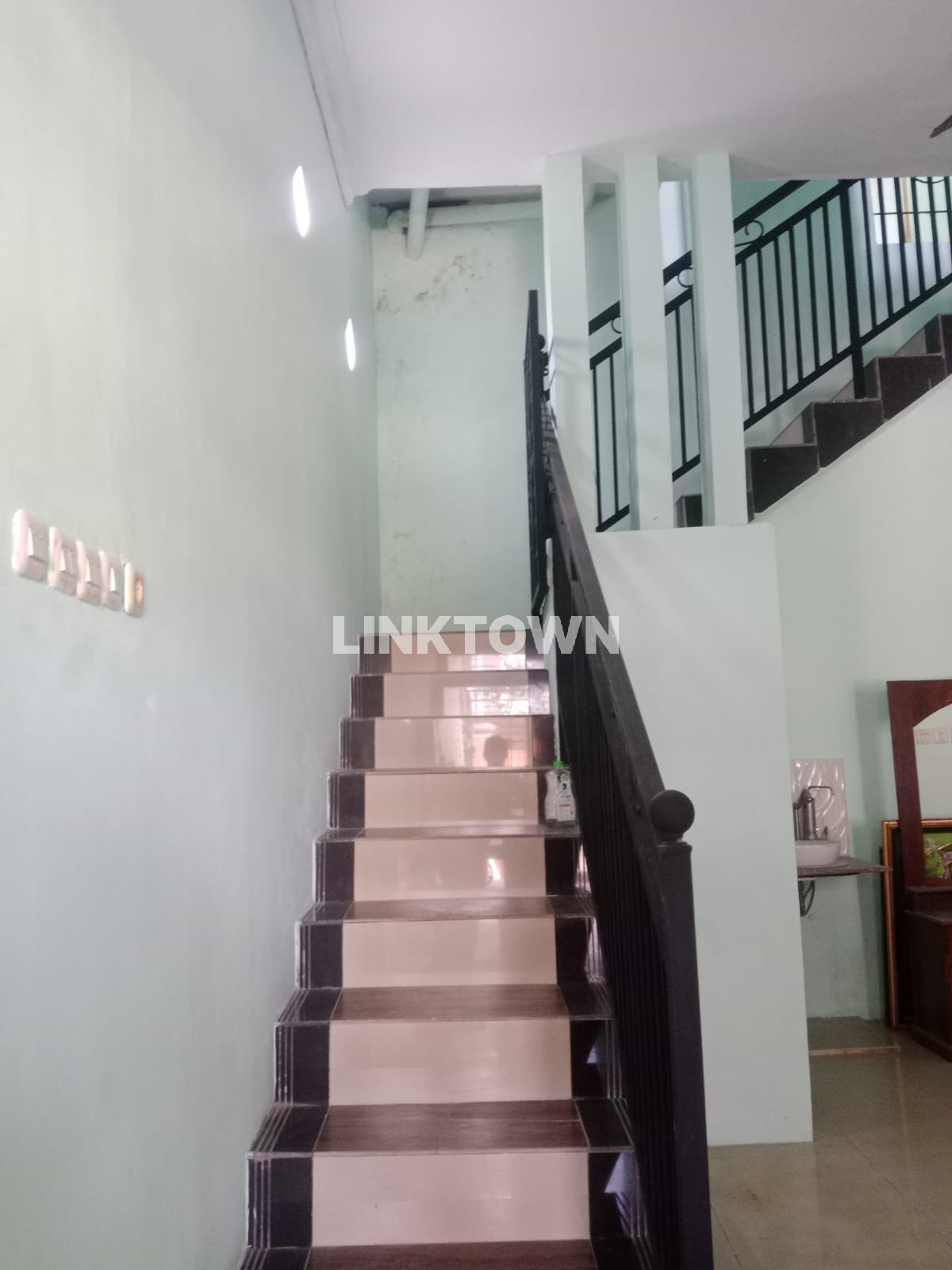 Nego Rumah 2 Lantai Siap Huni di Gunung Anyar Sejahtera Surabaya Timur