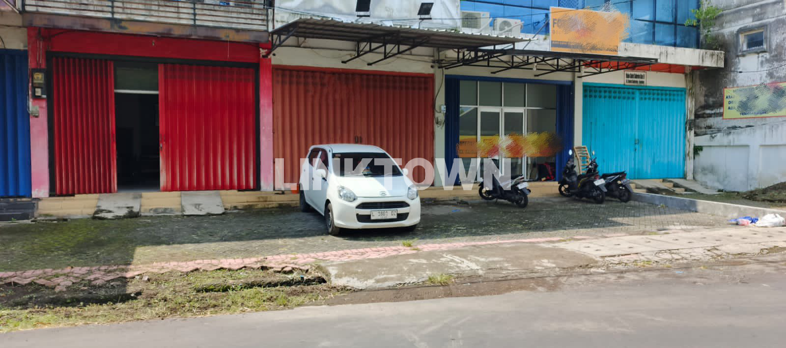 Disewakan Ruko 3 Lantai Semufurnished di Gatot Subroto Jember