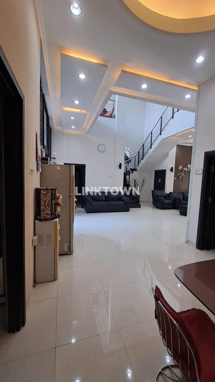 Full Furnish dan Full Dekor Rumah 2 Lantai Nego di Kertajaya Indah Surabaya