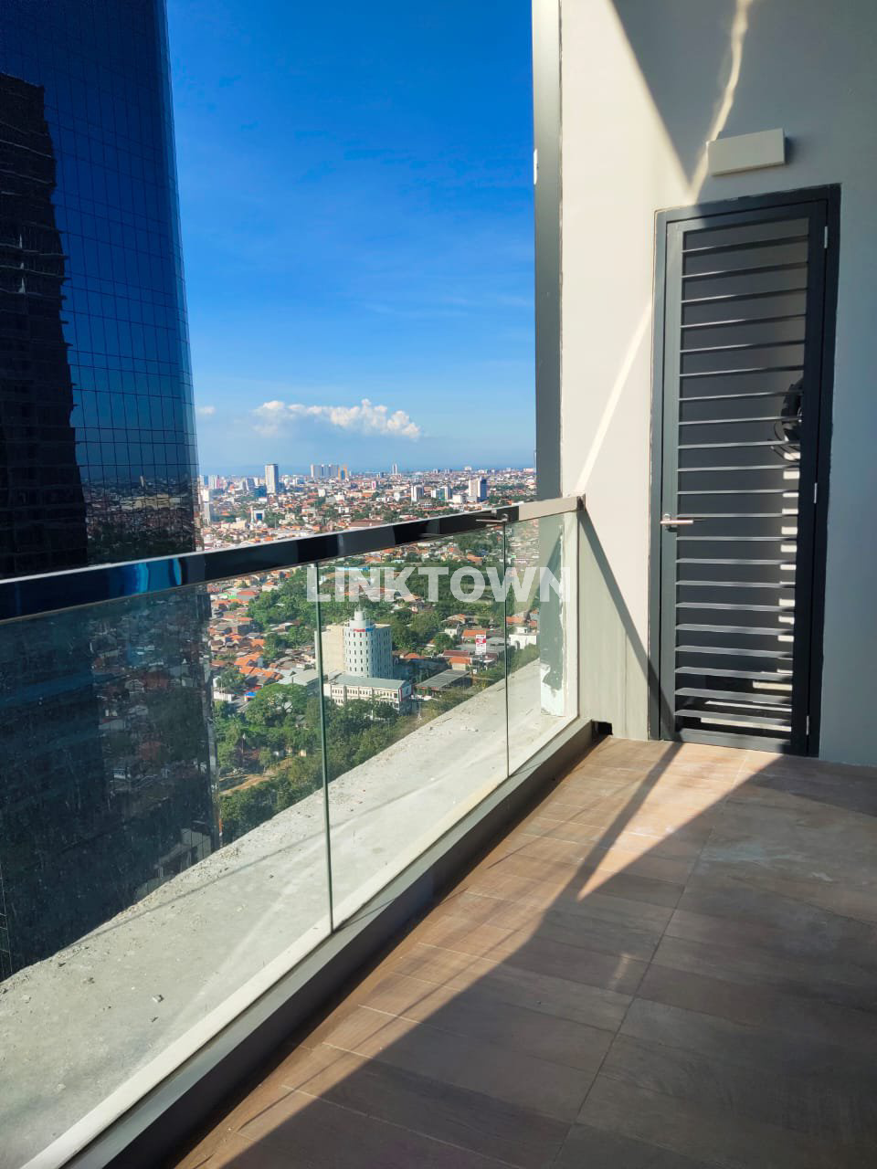 Disewakan City View Apartemen Vieloft Soho Ciputra World Surabaya