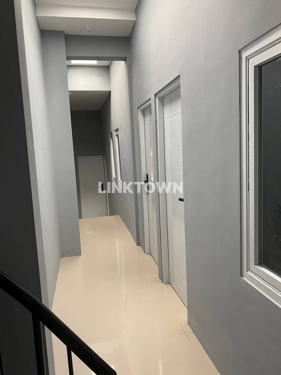 Hot Rumah 2 Lantai Nego Lokasi Strategis di Semolowaru Dekat Unitomo