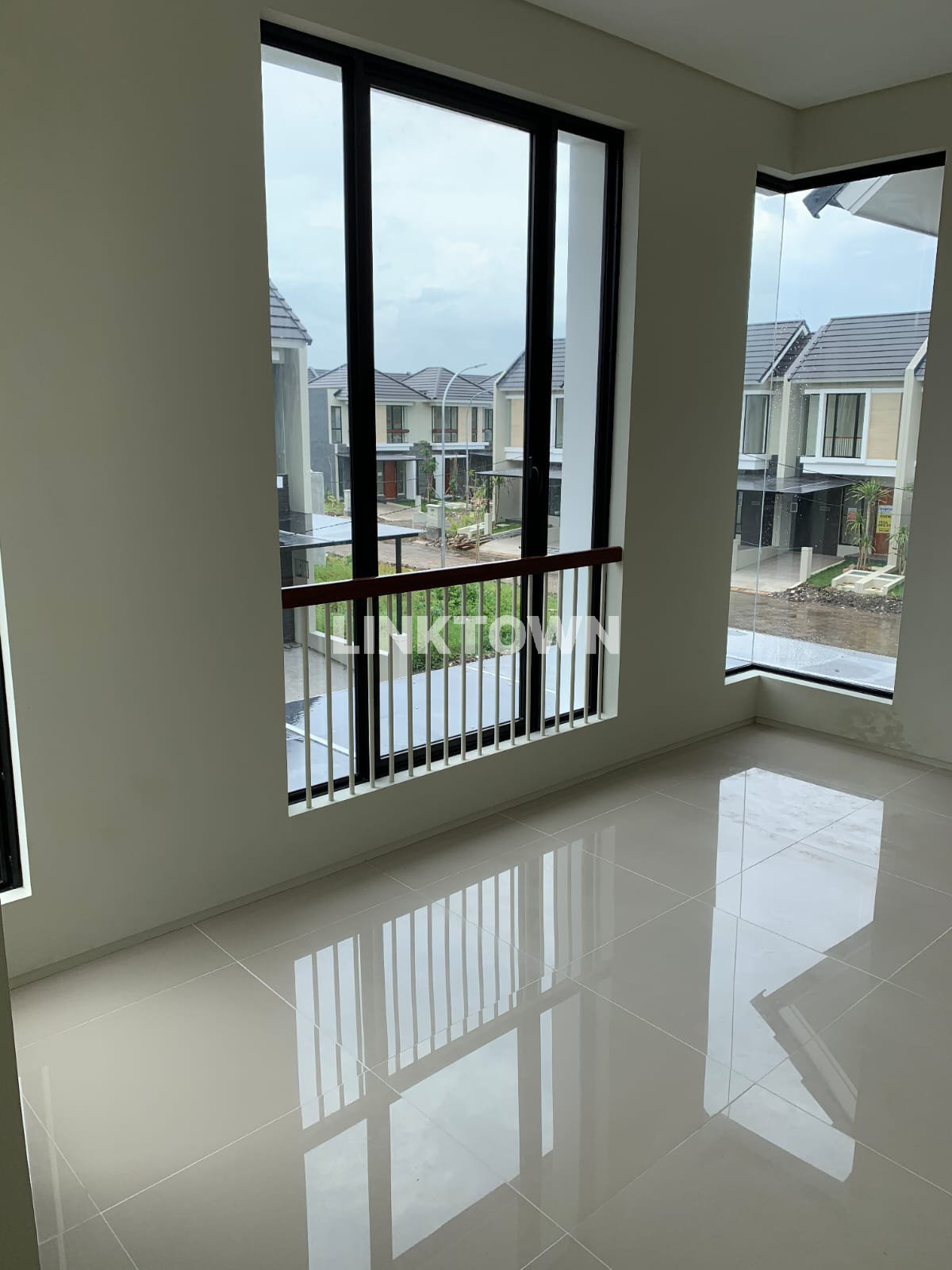 Dijual Rumah Siap Huni Bebas Banjir di Northwest Hill Citraland Utara